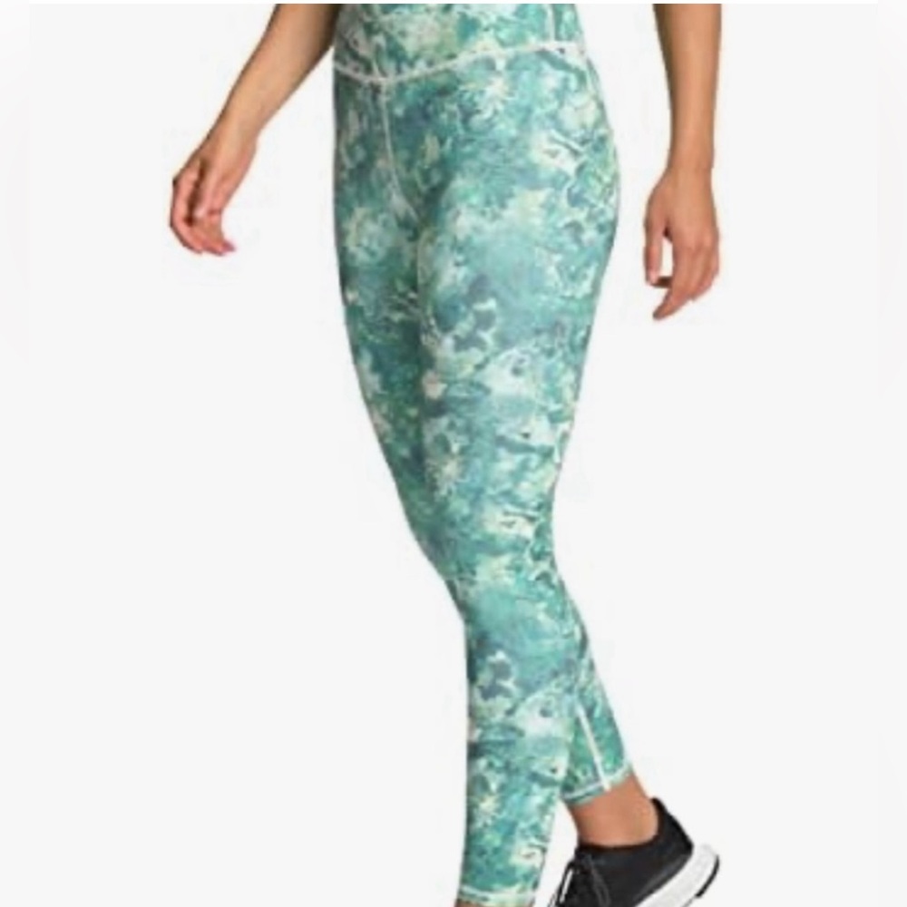 NWT THE NORTH FACE Performance Essential 7/8 Womens Leggings Texture Womens XS
